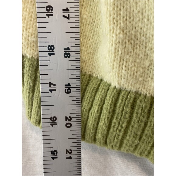 SO Short Sleeve Sweater Button Front Yellow Purple Blue Pink Green Size Small - Picture 4 of 9